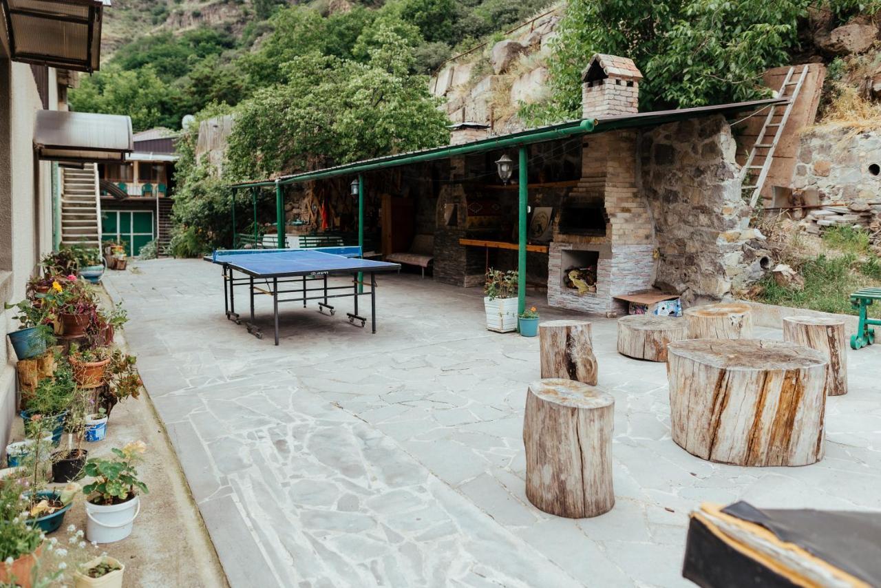 Iris In Debed Canyon Bed & Breakfast Alaverdi