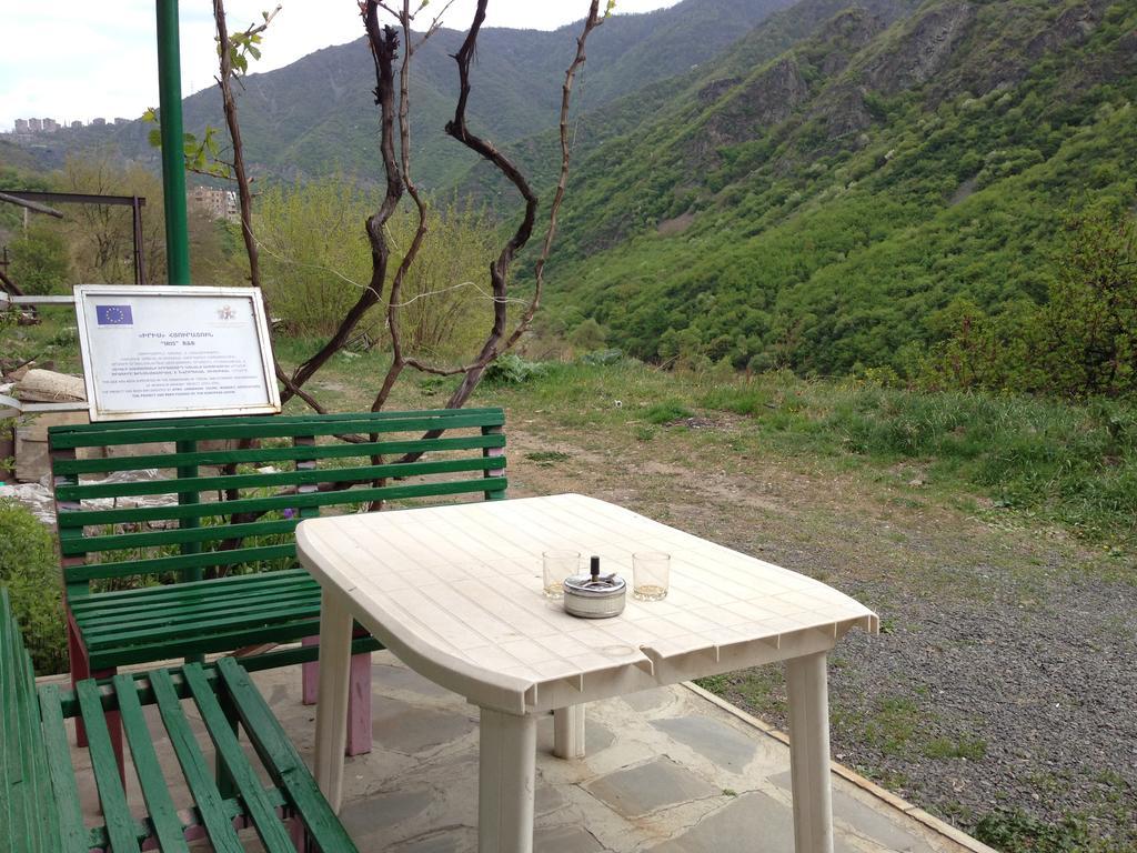 Iris In Debed Canyon Bed & Breakfast Alaverdi