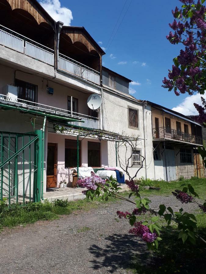 Iris In Debed Canyon Bed & Breakfast Alaverdi